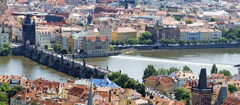 Cómo ir del Aeropuerto de Praga al centro de la ciudad
