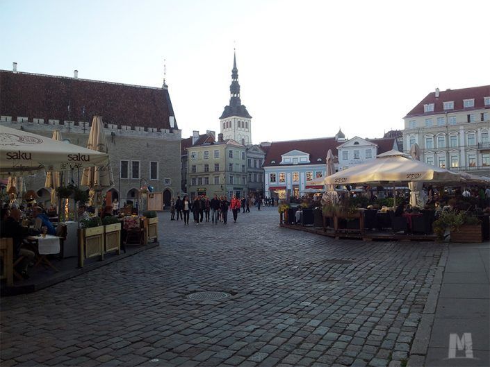 Qué ver en Tallin, Estonia - La Plaza del Ayuntamiento y el Ayuntamiento