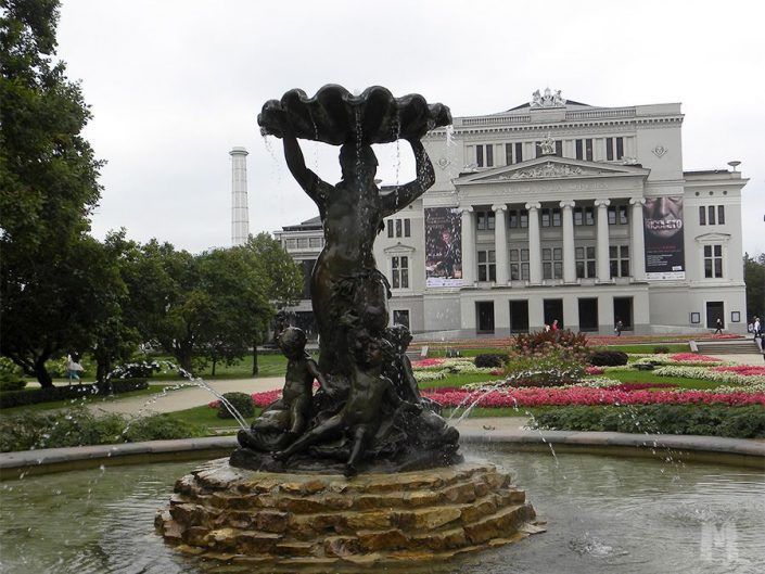 Edificio de la Ópera Nacional de Letonia