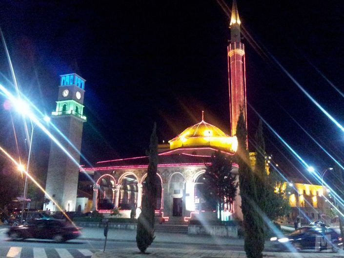 Mezquita de Et'hem Bey, uno de los atractivos que ver en Tirana en un día