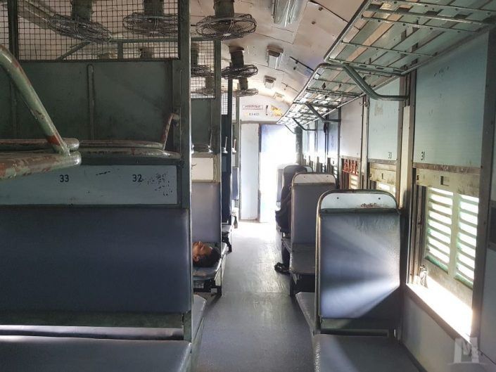 Viajar en tren por India Clases y Billetes