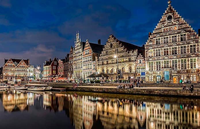 Muelles de Graslei y Korenlei en Gante, Bélgica