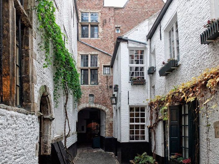 Qué ver en Amberes, Bélgica - Callejón Vlaeykensgang