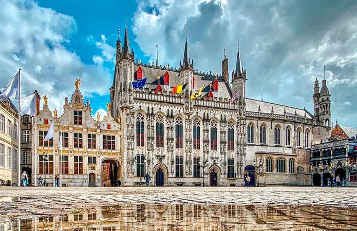Plaza Burg en Brujas, Bélgica