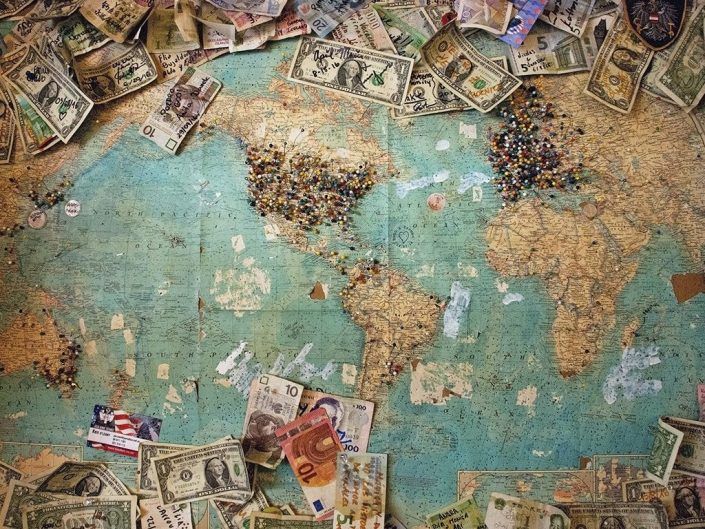 Qué llevar en la mochila de viaje - Dinero en efectivo