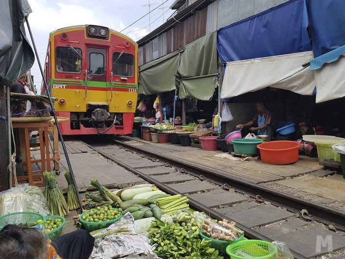 Mercado de las vías del Tren de Mae Klong