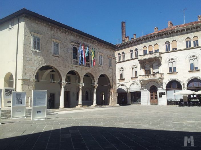 Palacio Comunal de Pula