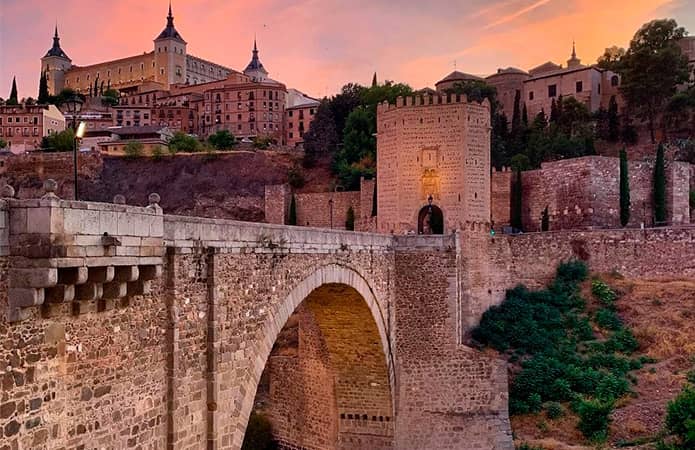 Puente de Alcantara - Qué ver en Toledo en un día