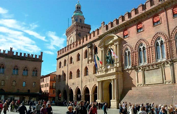 Qué visitar en Bolonia en un día - Ayuntamiento de Bolonia, Italia