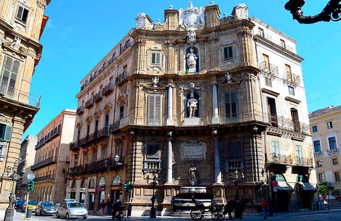 Quattro Canti, uno de los lugares más populares que ver en Palermo