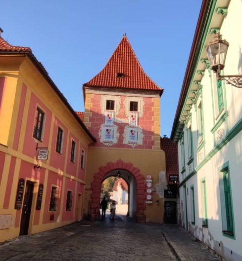 Puerta de Budejovice de Cesky Krumlov
