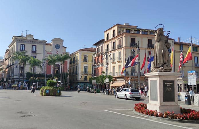 Qué ver en Sorrento en un día - Piazza Tasso