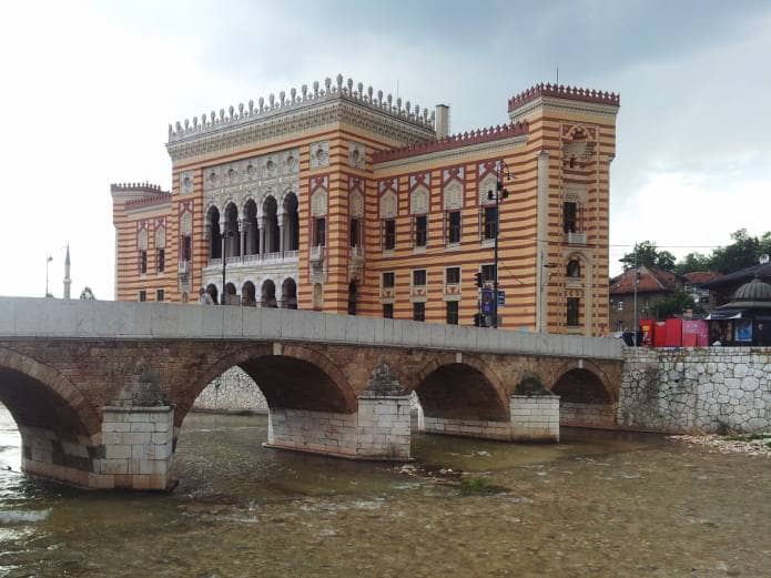 Antiguo Ayuntamiento y Biblioteca de Sarajevo