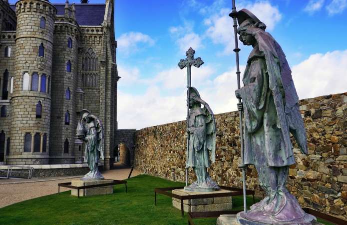 Qué ver en Astorga - Palacio Episcopal de Guadí