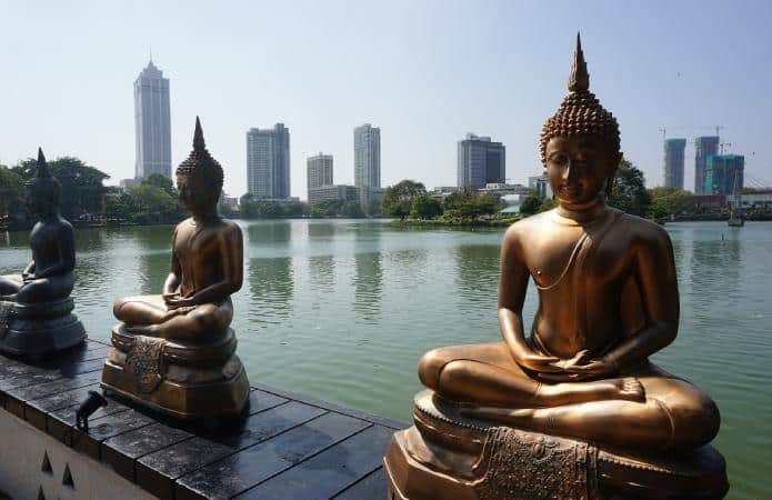 Qué ver en Colombo en un día - Lago Beira y Templo Gangaramaya