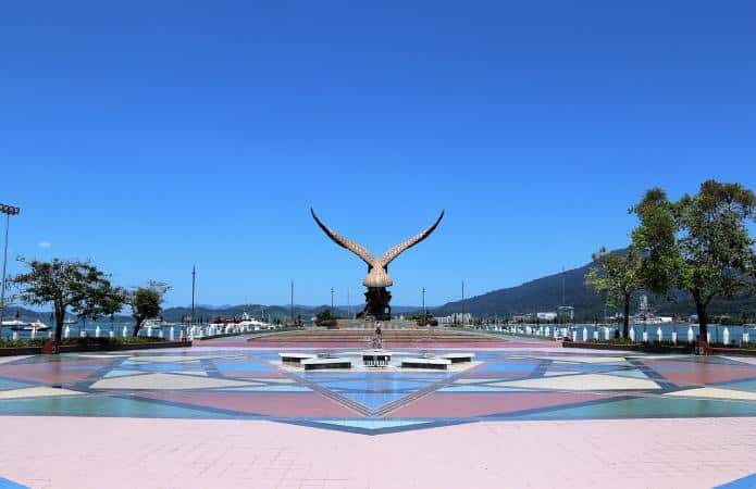 Plaza del Águila, Malasia