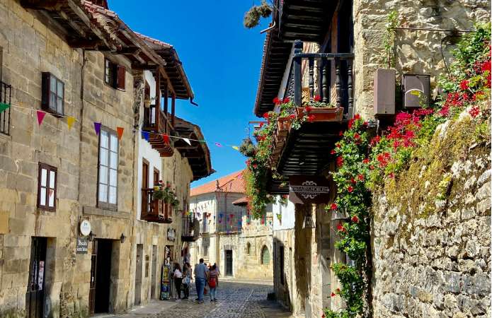 Pueblos más bonitos de Cantabria - Santillana del Mar